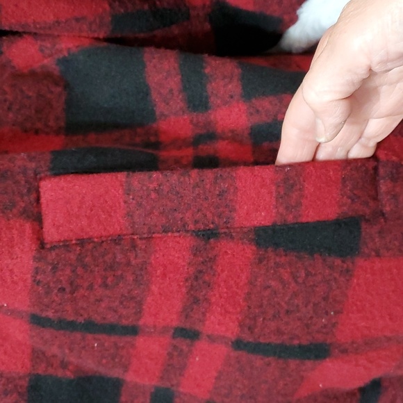 CoffeeShop 2X Woven Pointed & Belted Collar Faux Fur Zip Front 2-Pocket Jacket - Picture 7 of 10